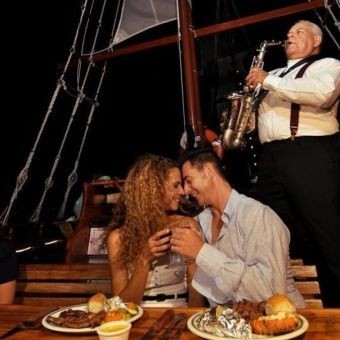 Cena Romántica en un Crucero en Cancún